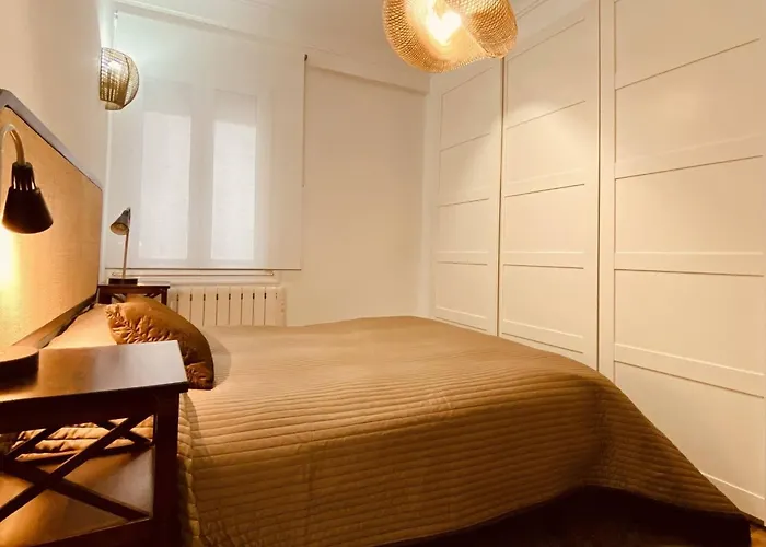 Quiet And Cozy Downtown * A Coruña